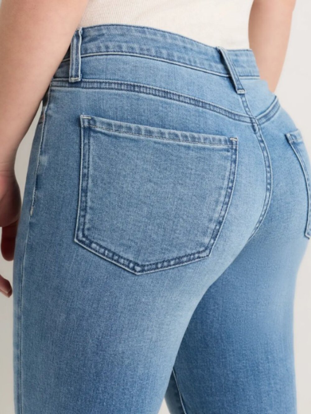 Quince Curvy Bella Stretch Straight Jeans Seaside Blue 24 NWOT 28" inseam - Picture 2 of 5